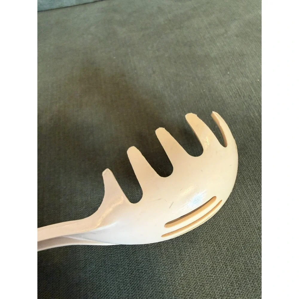 VINTAGE EKCO SLOTTED PASTA SPOON Dishwasher Safe USA almond Serving Utensil Food